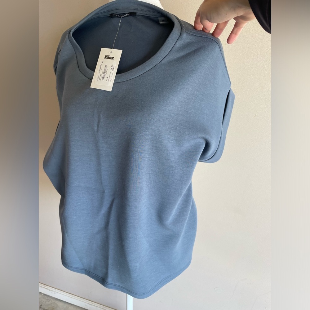 Women's Tahari Short Sleeve T-Shirt - Sz. S - Picture 2 of 4